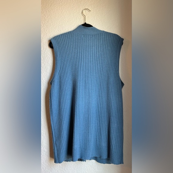 Turtle Bay Button Up Sweater Vest - Picture 4 of 5